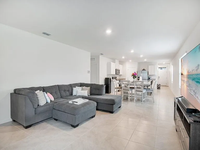 3582 Fort Mellon Ln — Photo 5