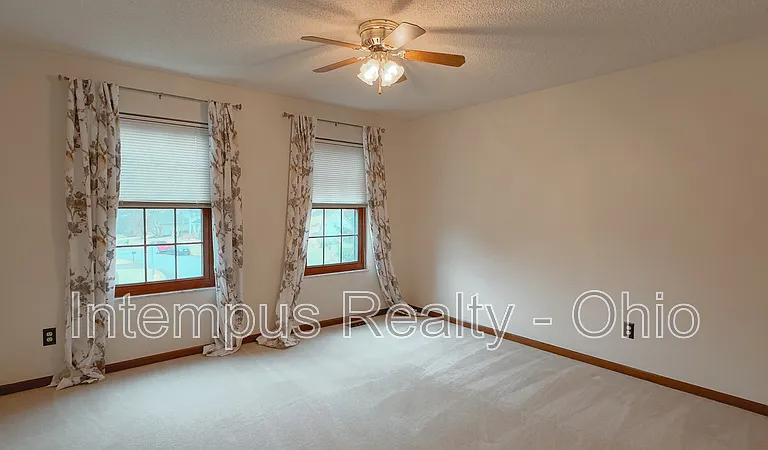370 Glenside Ln — Photo 17