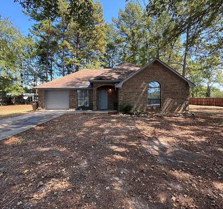 1st image of 315 Hickory Dr