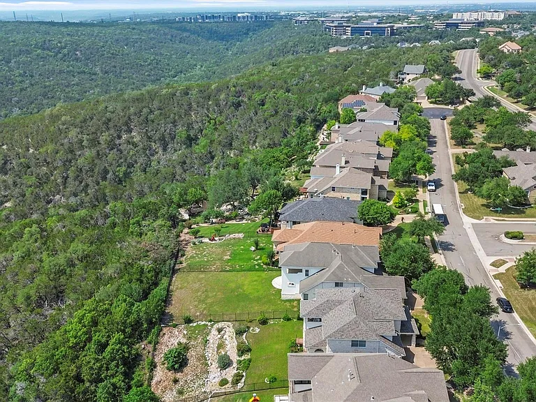 5724 Brittlyns Ct — Photo 37