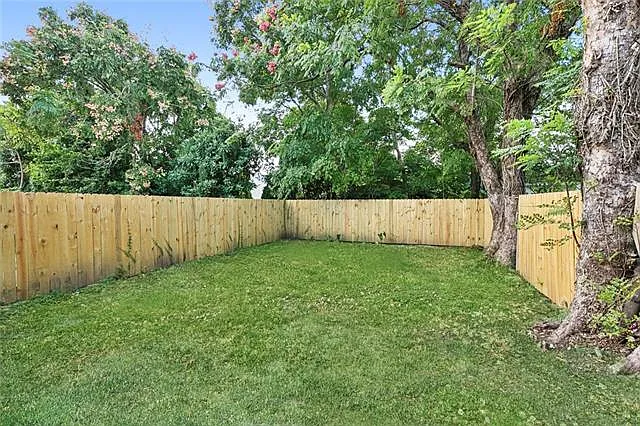 2115 Danneel St #102 — Photo 7