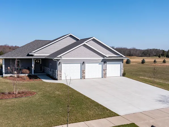 1464 Foxfire Ct, Waupaca, WI 54981
