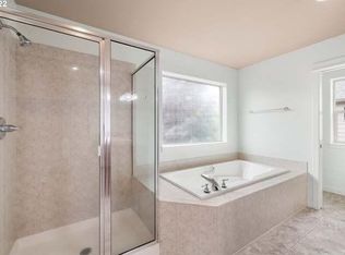 6256 NE Woodview Dr, Hillsboro, OR 97124