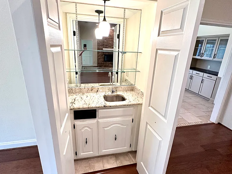 6513 Elkhurst Dr — Photo 11