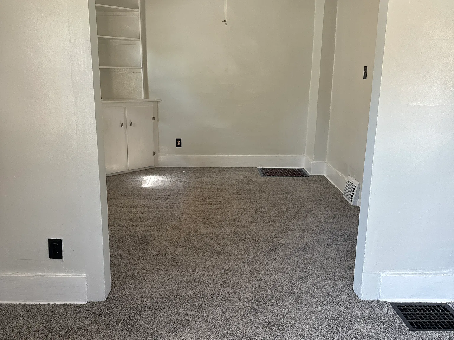 639 Broadway St E — Photo 3