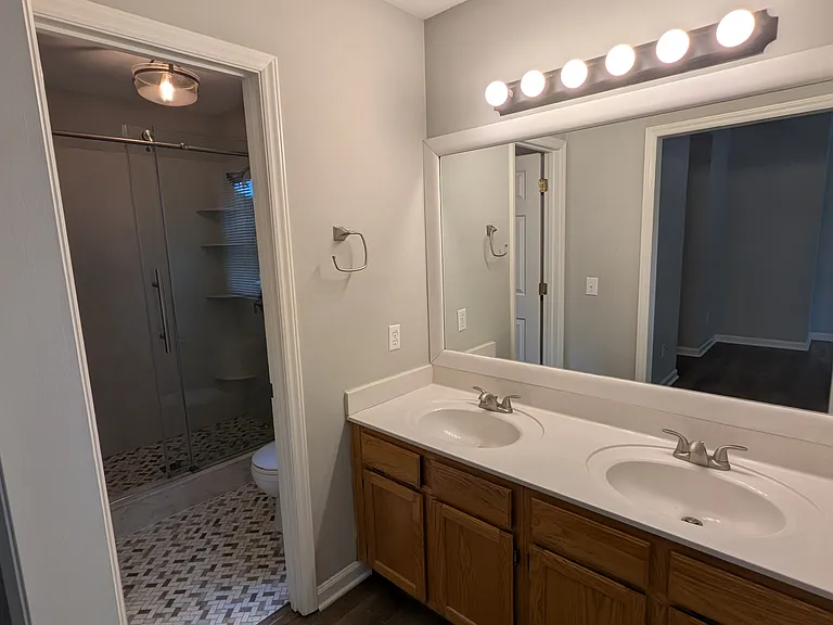 2900 Enson Pl — Photo 8