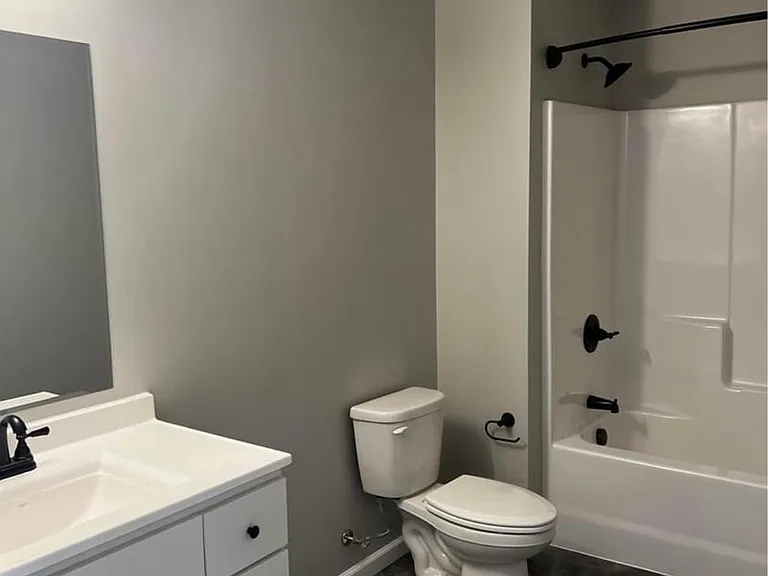 802 Crown St — Photo 19