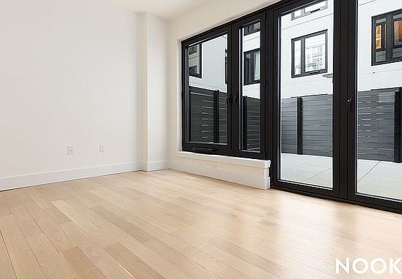 5th image of 250 Gold St #235