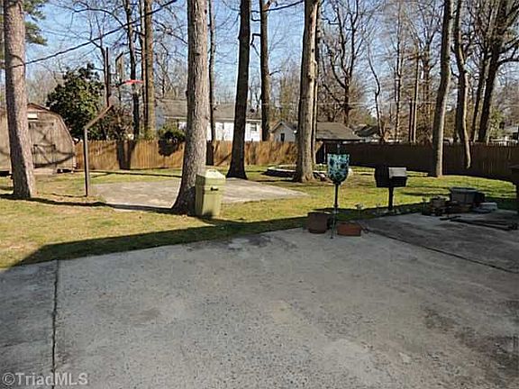 4th image of 311 Largo Dr