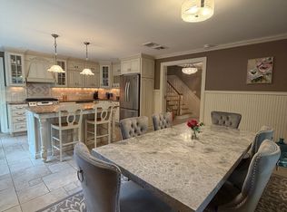 24 Arlington Ave, Saint James, NY 11780