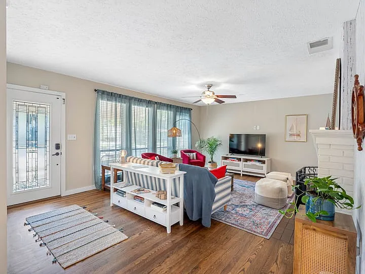 3805 W Empedrado St — Photo 3