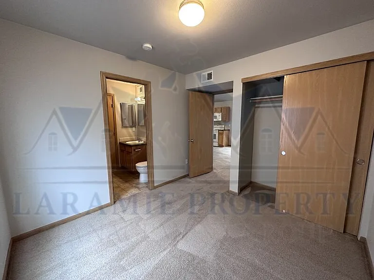415 Mitchell St #F-4 — Photo 3