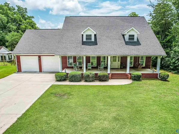 311 Hodges St, Scottsboro, AL 35768