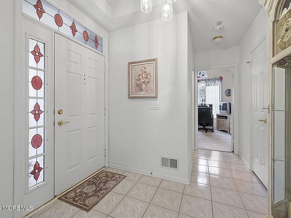 5th image of 11 Strauss Court