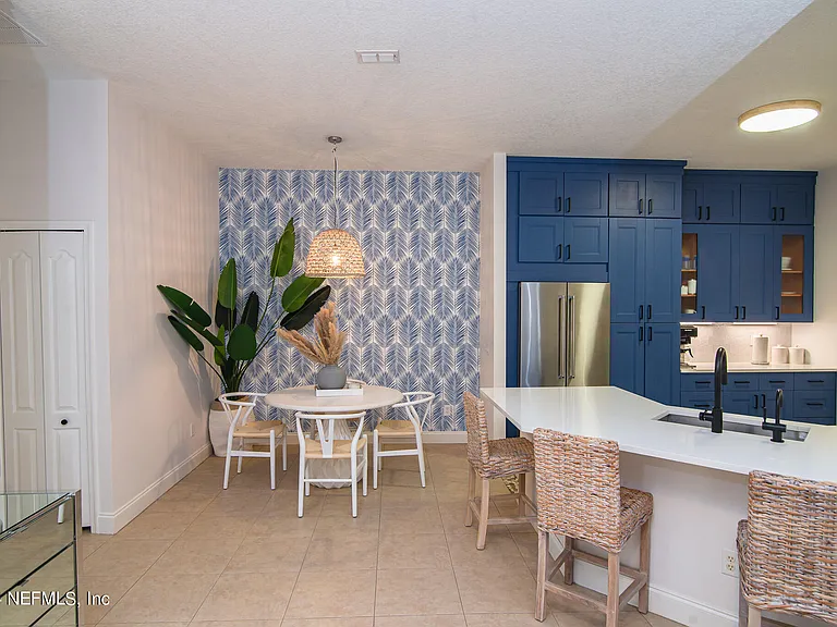 2402 Seagate Ln N — Photo 11