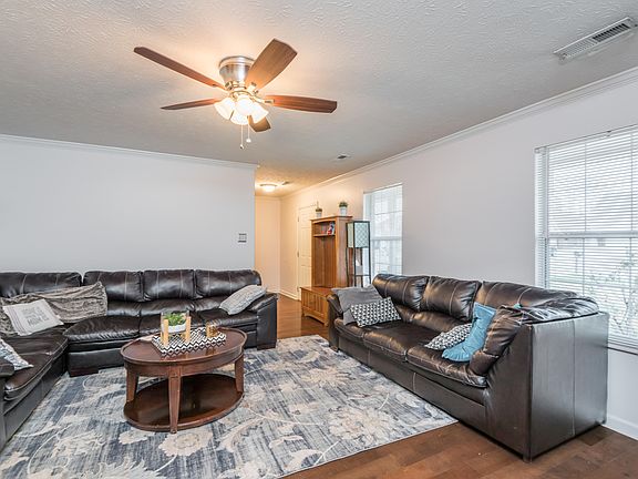 4th image of 8204 Blarney Ln