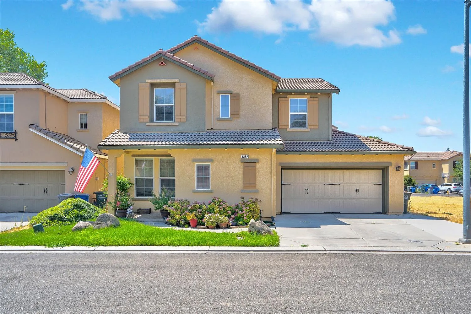 1362 Carlsbad Dr photo 1