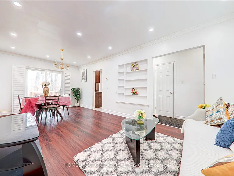 50 Chestnut Cres — Photo 4