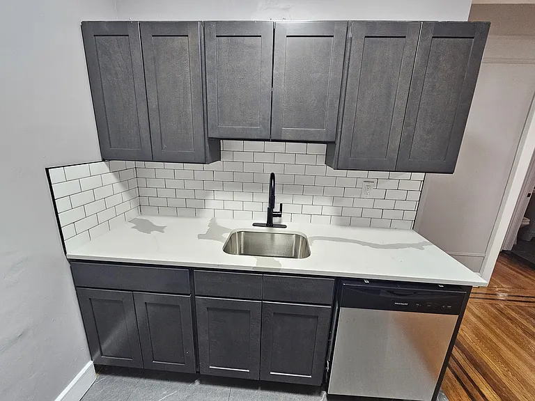 330 Elmora Ave #4 — Photo 3