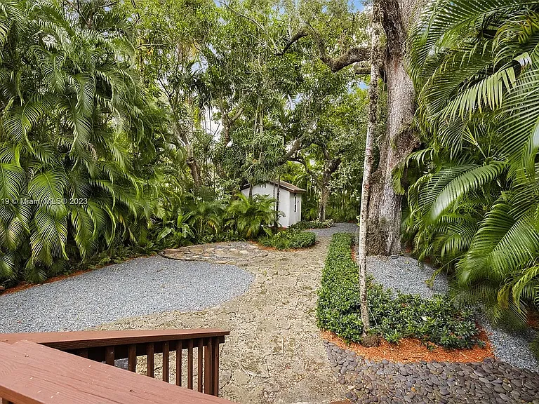 2180 SW 24th St — Photo 26