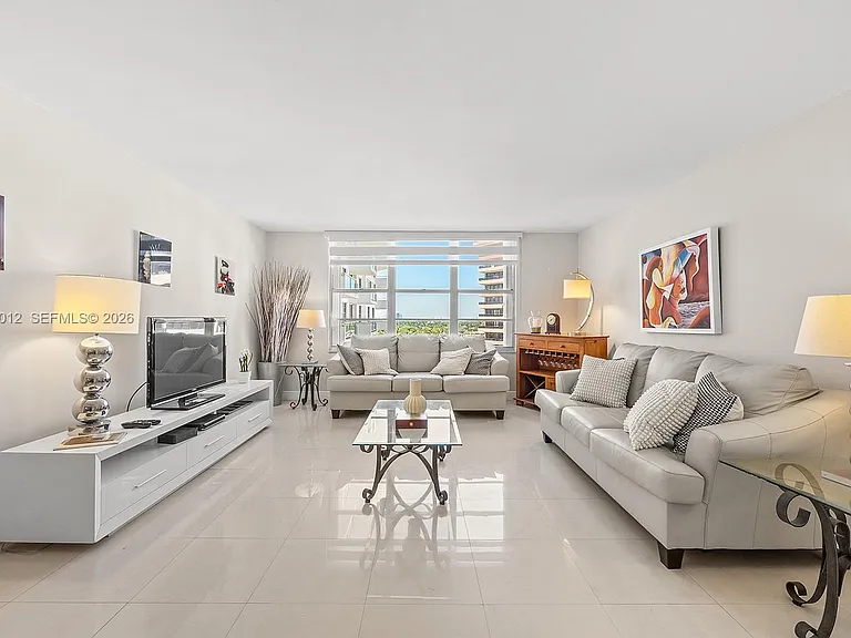 5161 Collins Ave #910 — Photo 4