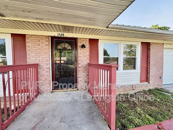 3rd image of 2408 Shandon Dr