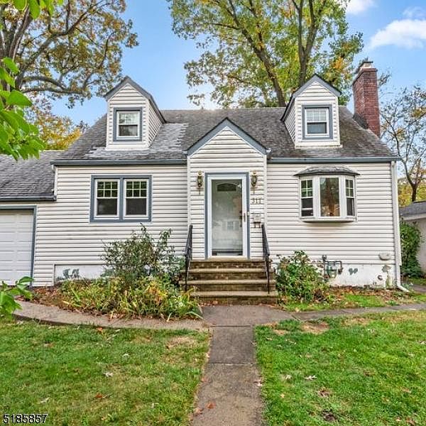 1st image of 311 Ashwood Ave