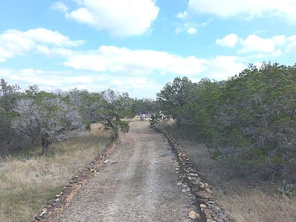 3rd image of 890 County Road 246