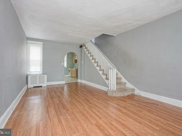 2513 S American St, Philadelphia, PA 19148