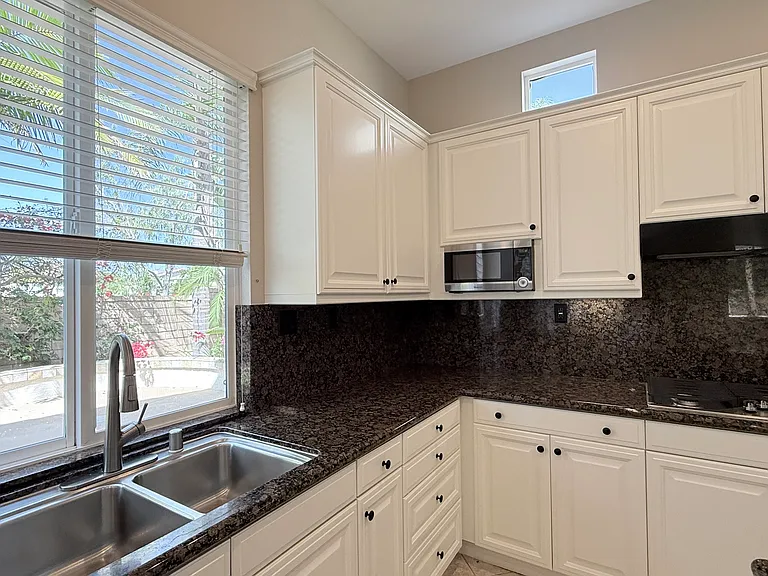 10570 Gaylemont Ln — Photo 18