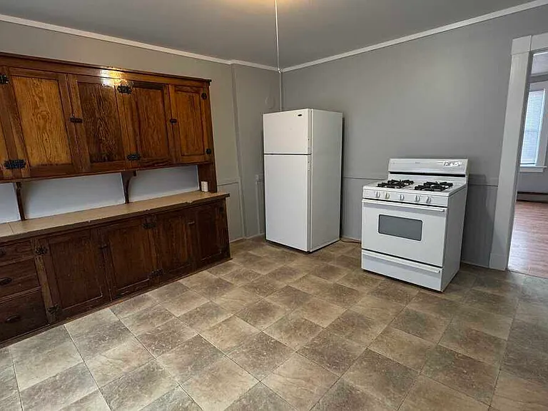 53 Grant St — Photo 1