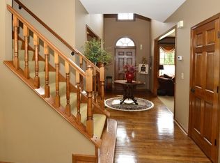 100 Fallswood Ct, Loveland, OH 45140