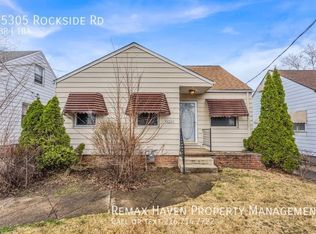 15305 Rockside Rd, Maple Heights, OH 44137