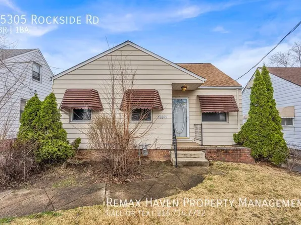 15305 Rockside Rd, Maple Heights, OH 44137