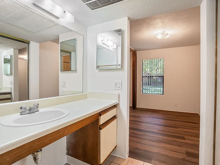 Brandywood Park Apartments — Photo 27