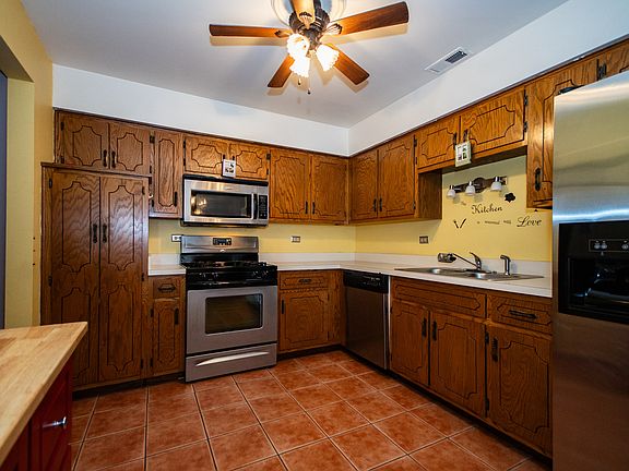 3rd image of 11110 S Heritage Dr #3C