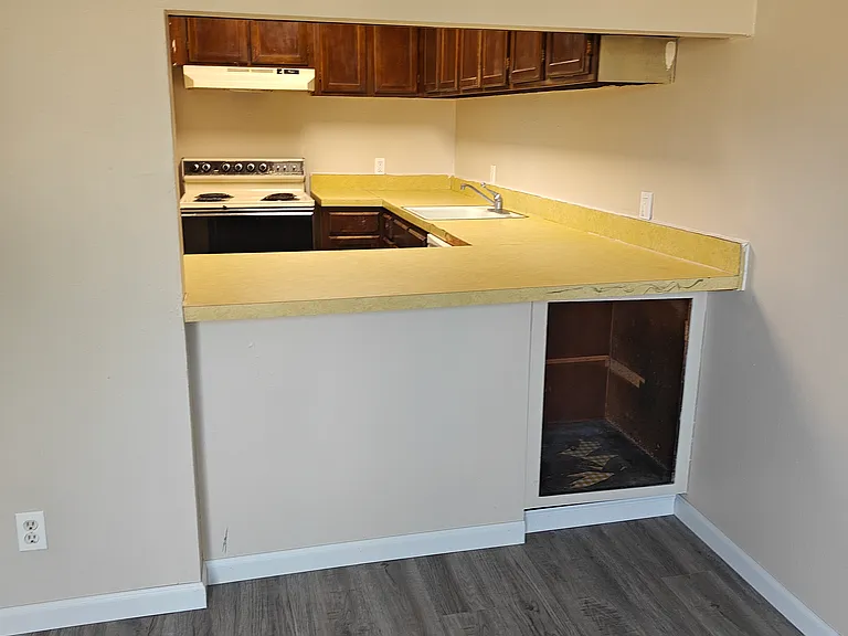 Fox Meadows Apartments — Photo 8