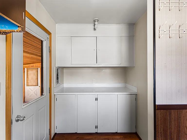 320 Clifford St — Photo 15