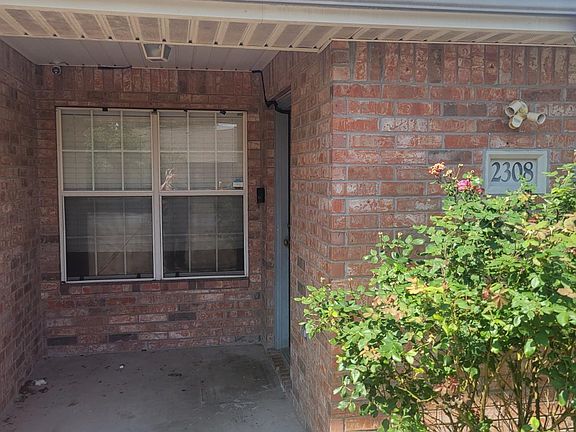 2nd image of 2308 Pheasant Ln