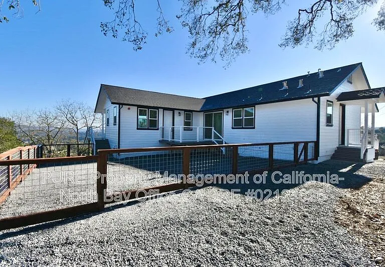 510 Fairview Ct #A — Photo 5