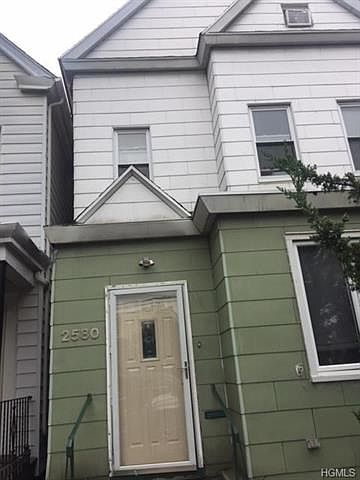 2nd image of 2580 Poplar St