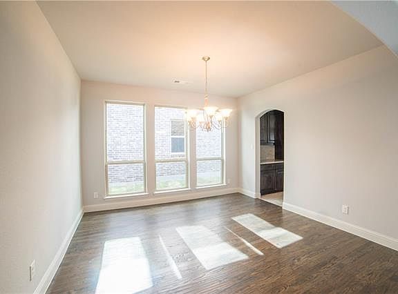 4th image of 860 Sandbox Dr