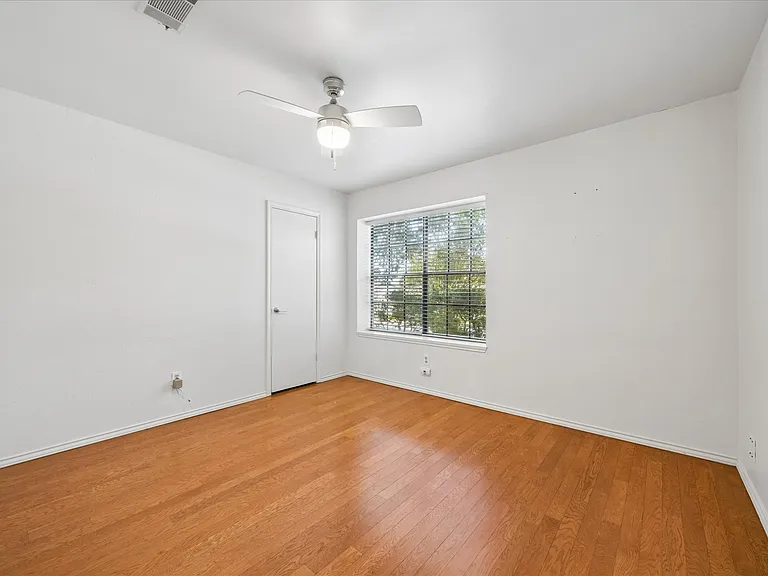 12312 Antoinette Pl — Photo 9