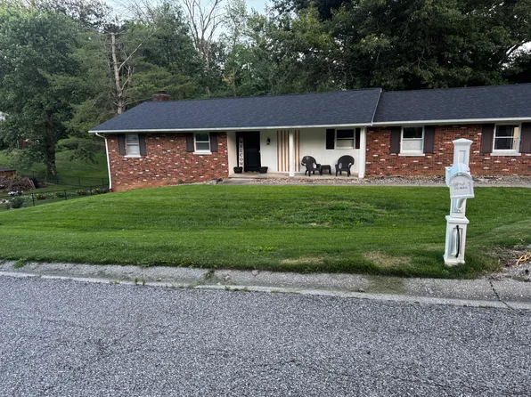 1200 April Dr, Evansville, IN 47710