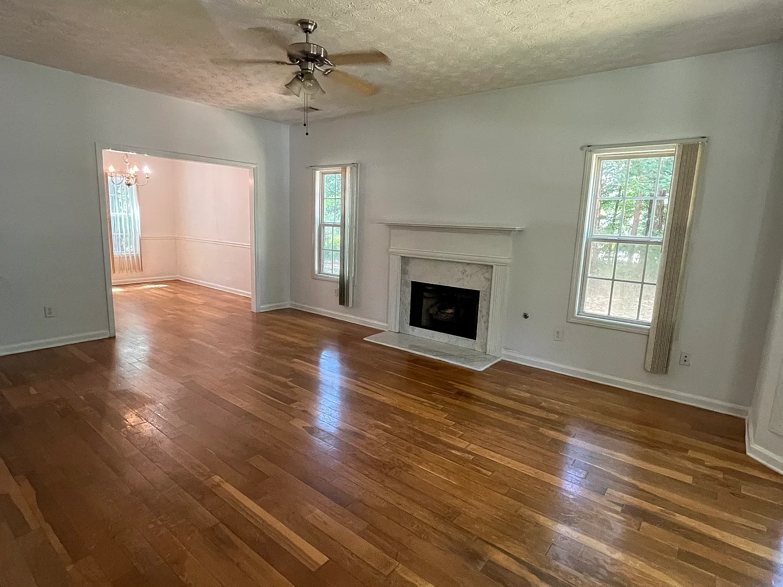 4 bed, 2160 sqft, $2,400 — Photo 3