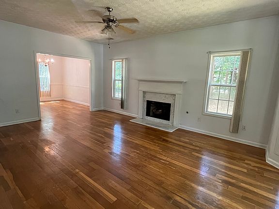 3rd image of 42 Andover Ct