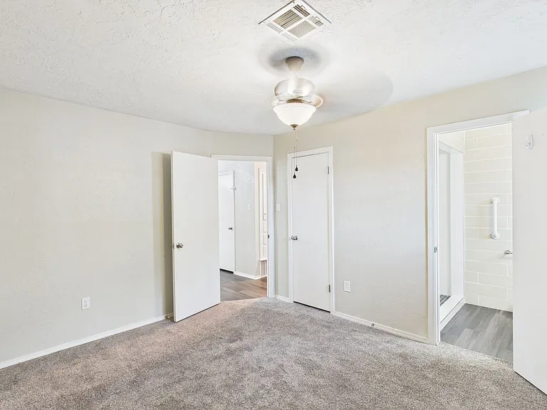6308 NW Taylor Ave — Photo 17