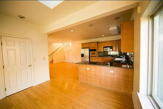 910 Alvarado Rd — Photo 8