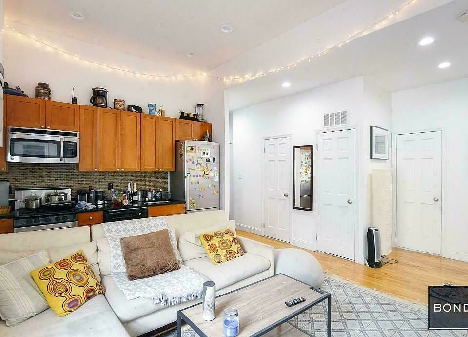 1st image of 207 2nd Ave APT 3R