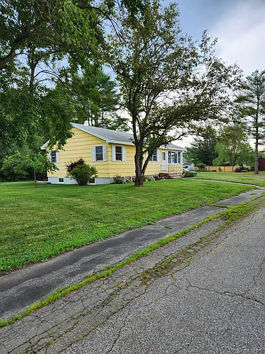 27 Marlboro Ave Photo 1